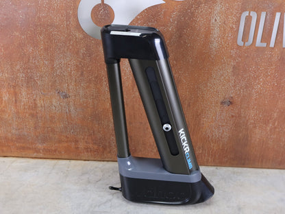 Rollentrainer & Zubehör von Wahoo, WAHOO KICKR CLIMB INDOOR GRADE SIMULATOR vor USEDBIKES - OB.DE Hintergrund