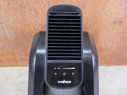 Rollentrainer von Wahoo, WAHOO KICKR HEADWIND BLUETOOTH - VENTILATOR WFBKTR7EU vor USEDBIKES - OB.DE Hintergrund