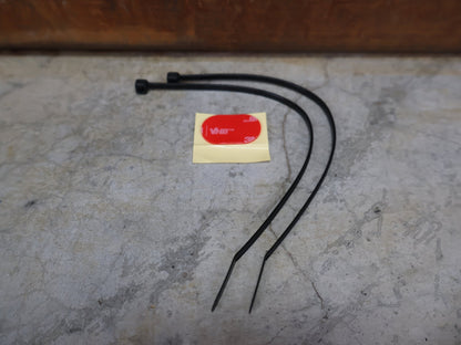 GPS - Geräte & Sensoren von Wahoo, WAHOO RPM CADENCE SENSOR – ANT+/BLUETOOTH – MAGNETLOSER TRITTFREQUENZSENSOR vor USEDBIKES - OB.DE Hintergrund