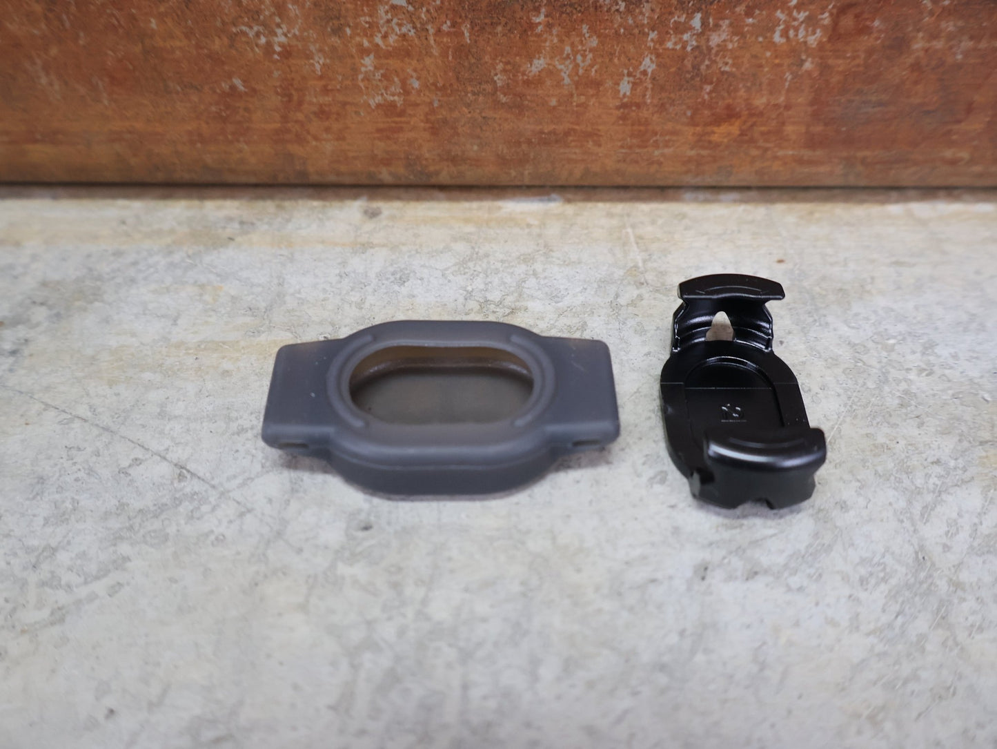 GPS - Geräte & Sensoren von Wahoo, WAHOO RPM CADENCE SENSOR – ANT+/BLUETOOTH – MAGNETLOSER TRITTFREQUENZSENSOR vor USEDBIKES - OB.DE Hintergrund