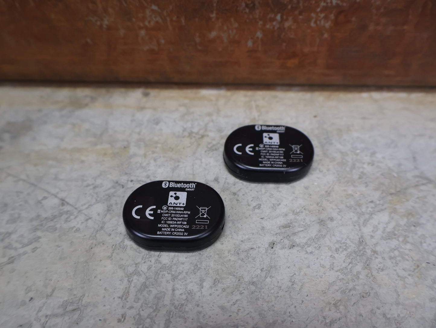 GPS - Geräte & Sensoren von Wahoo, WAHOO RPM SPEED & CADENCE – SENSORSET / BLUETOOTH & ANT+ / WFRPMC vor USEDBIKES - OB.DE Hintergrund