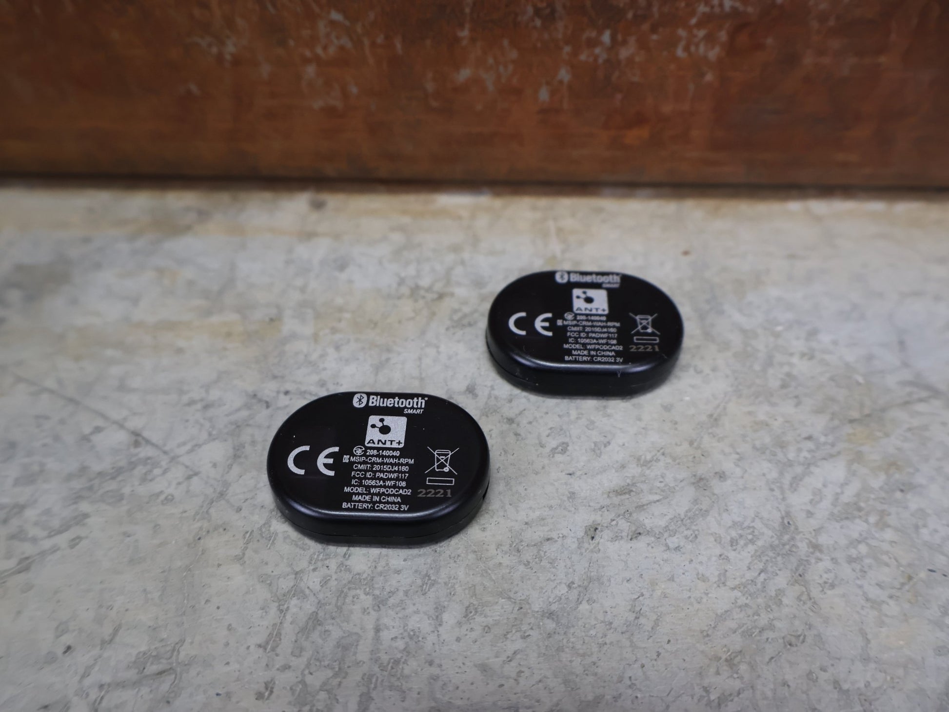 GPS - Geräte & Sensoren von Wahoo, WAHOO RPM SPEED & CADENCE – SENSORSET / BLUETOOTH & ANT+ / WFRPMC vor USEDBIKES - OB.DE Hintergrund