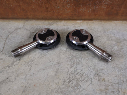 Pedale von Wahoo, WAHOO SPEEDPLAY AERO PEDALE / STAINLESS STEEL / TRIATHLON & TT / 224G vor USEDBIKES - OB.DE Hintergrund