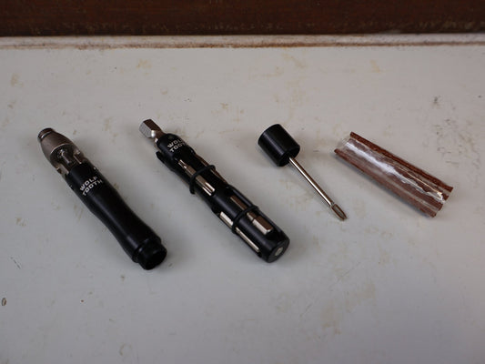 Luftpumpen & Werkzeug von Wolf Tooth, WOLF TOOTH ENCASE BAR KIT ONE MULTITOOL LENKER AUFBEWAHRUNG SCHWARZ vor USEDBIKES-OB.DE Hintergrund