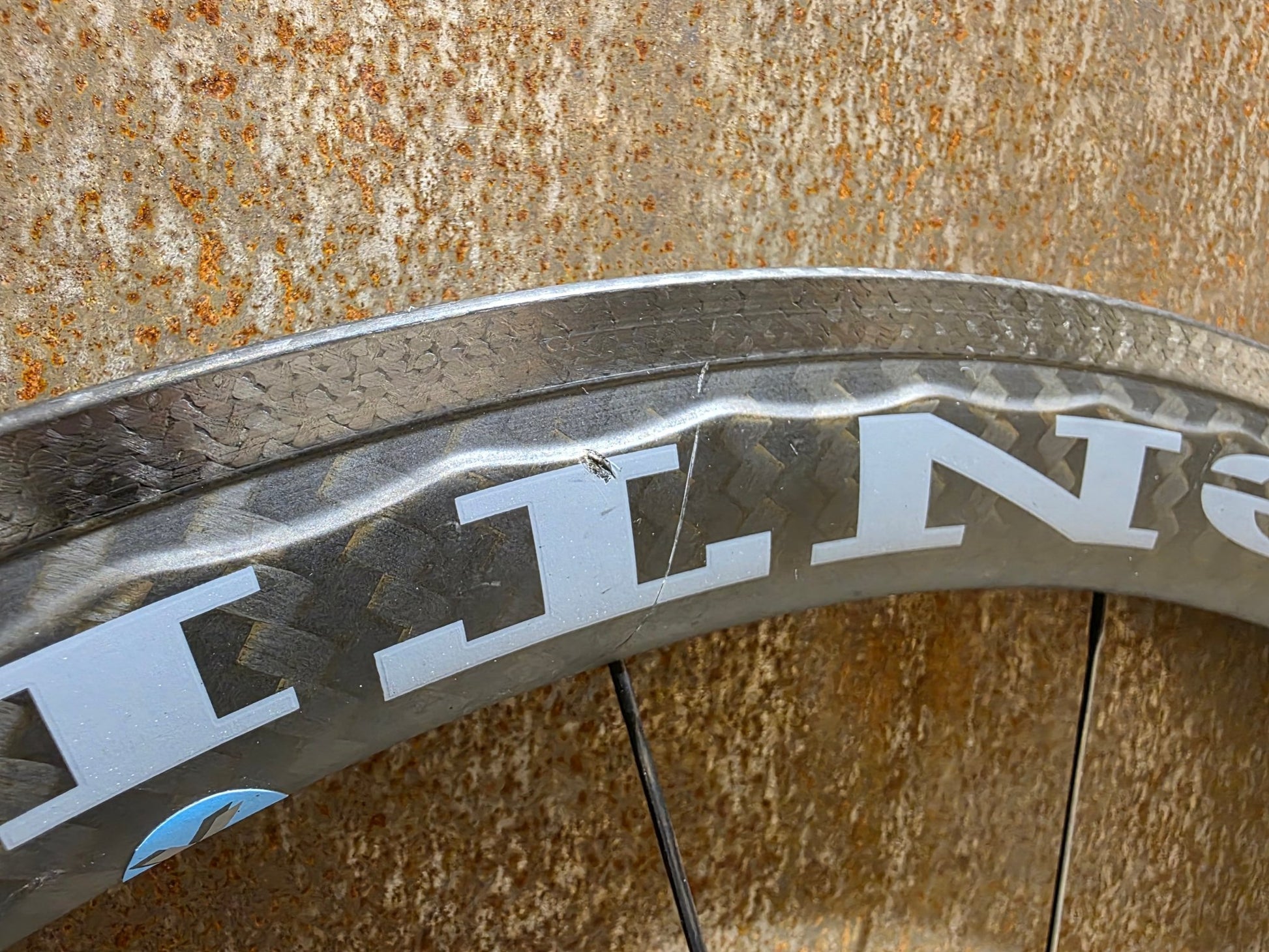 Laufrad/Laufradsatz von Xentis, XENTIS SQUAD 4.2 SCHWARZ LAUFRADSATZ 700C FELGENBREMSE in variant_title vor USEDBIKES - OB.DE Hintergrund