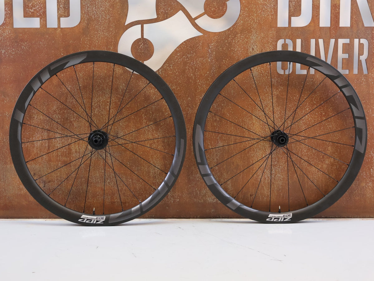 Laufrad/Laufradsatz von Zipp, ZIPP 303 Firecrest Disc Carbon Laufradsatz SRAM XDR 1428g vor USEDBIKES-OB.DE Hintergrund