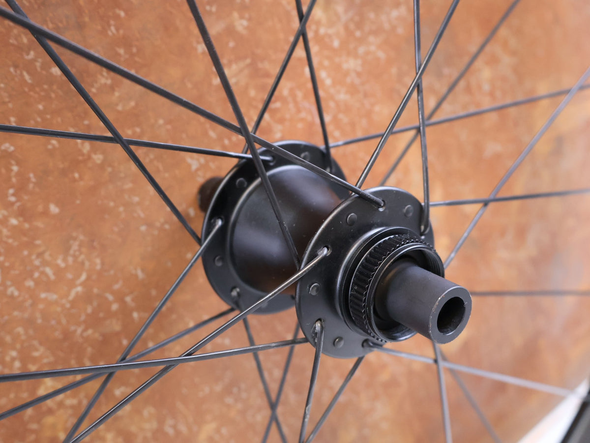 Laufrad/Laufradsatz von Zipp, ZIPP 303 Firecrest Disc Carbon Laufradsatz SRAM XDR 1428g vor USEDBIKES-OB.DE Hintergrund