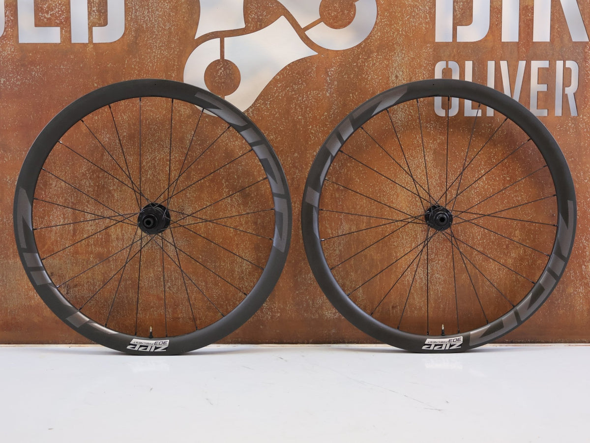 Laufrad/Laufradsatz von Zipp, ZIPP 303 Firecrest Disc Carbon Laufradsatz SRAM XDR 1428g vor USEDBIKES-OB.DE Hintergrund