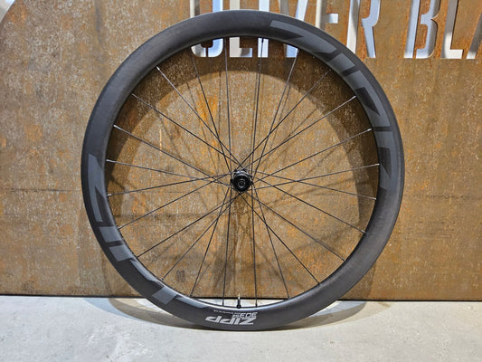 Laufrad/Laufradsatz von Zipp, ZIPP 303 SE / SYNCROS SL / LAUFRADSATZ DISC vor USEDBIKES - OB.DE Hintergrund
