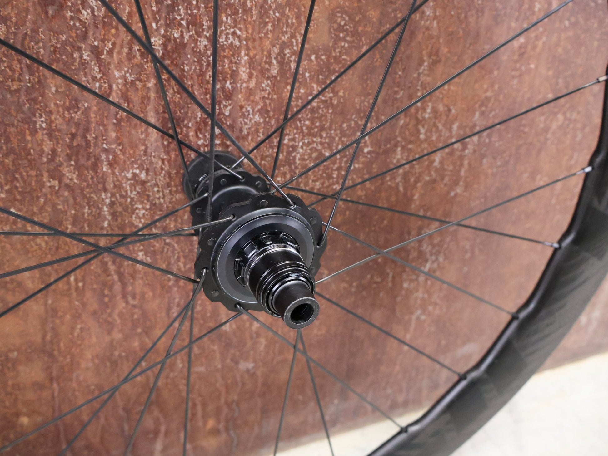 Laufrad/Laufradsatz von Zipp, ZIPP 454 NSW LAUFRADSATZ DISC vor USEDBIKES - OB.DE Hintergrund