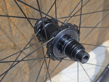 Laufrad/Laufradsatz von Zipp, ZIPP 454 NSW LAUFRADSATZ DISC vor USEDBIKES - OB.DE Hintergrund