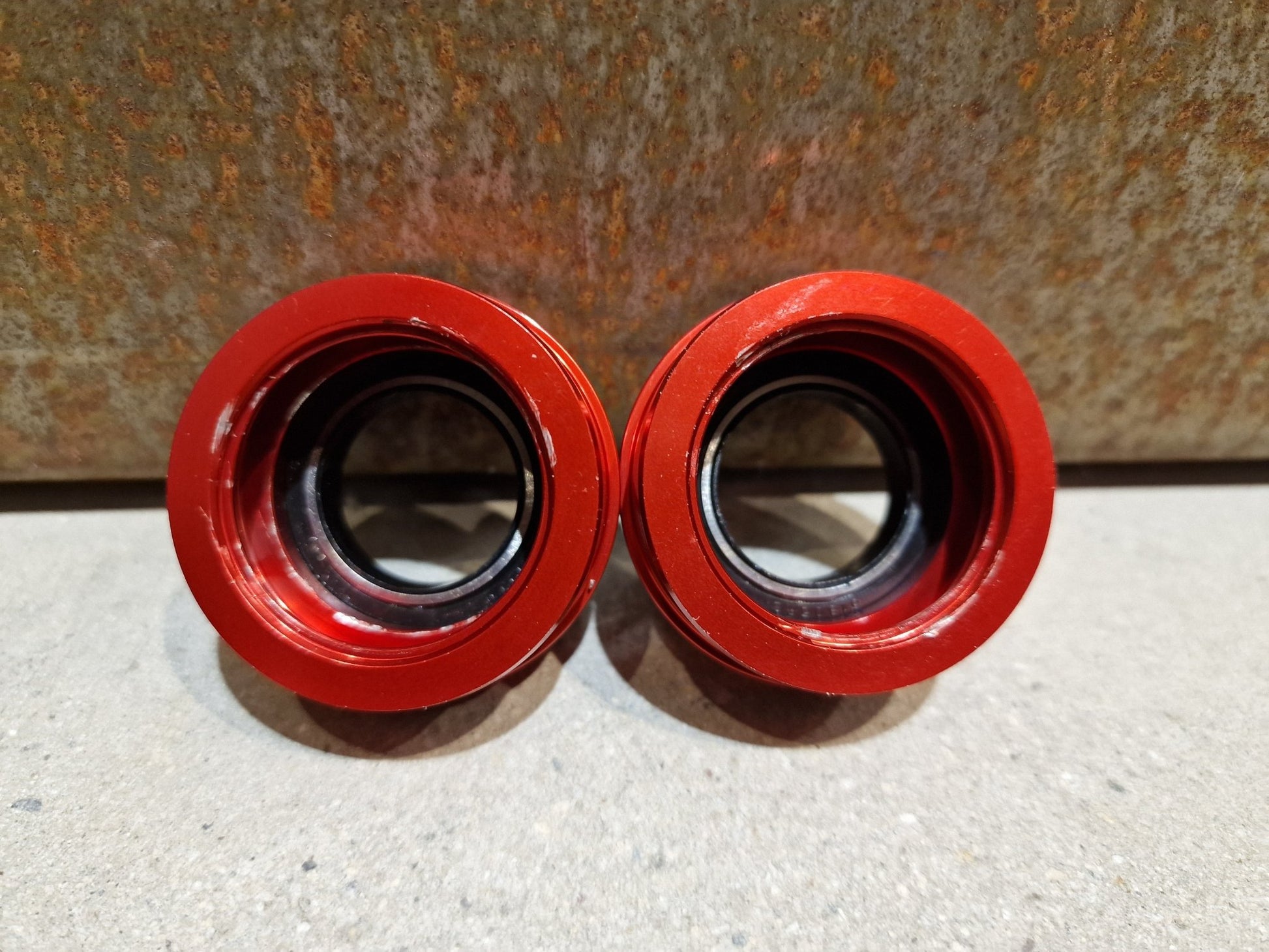 Innenlager von Ceramicspeed, CERAMICSPEED INNENLAGER PF30 24MM in variant_title vor USEDBIKES - OB.DE Hintergrund