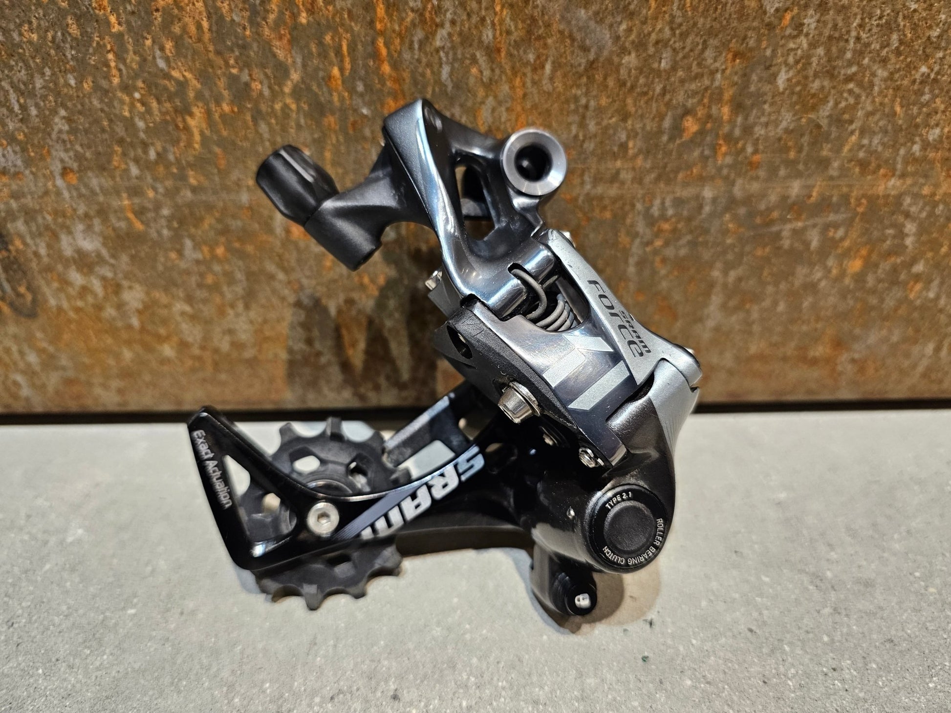 Schaltgruppen von Sram, SRAM FORCE 1 SCHALTGRUPPE POWERMETER / RD / KASSETTE / SHIFTER / KURBEL 1 x 11 fach in variant_title vor USEDBIKES - OB.DE Hintergrund
